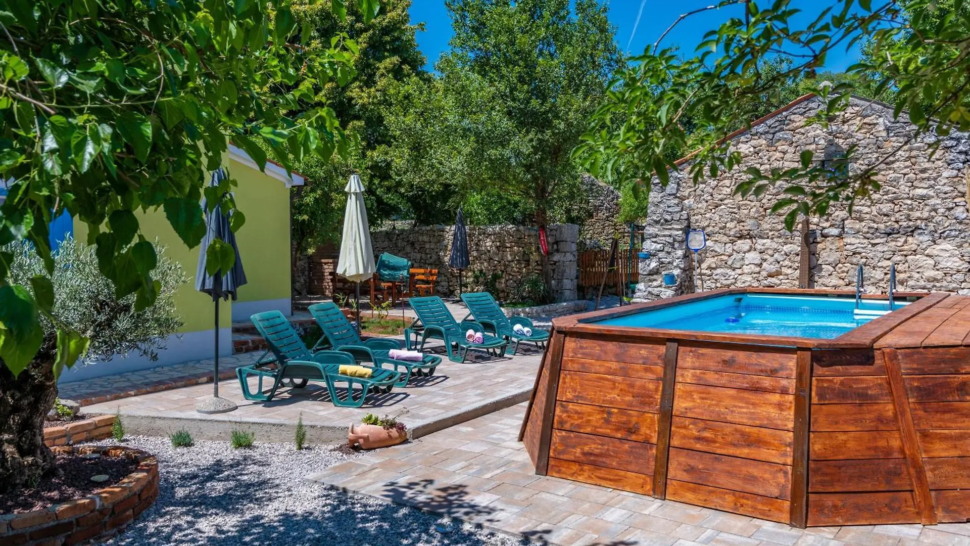 Villa Jordan, A Charming Villa Near The Sea, With Garden & Pool Nedeščina Casa vacanze